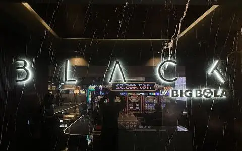 Letrero de Black · Big Bola