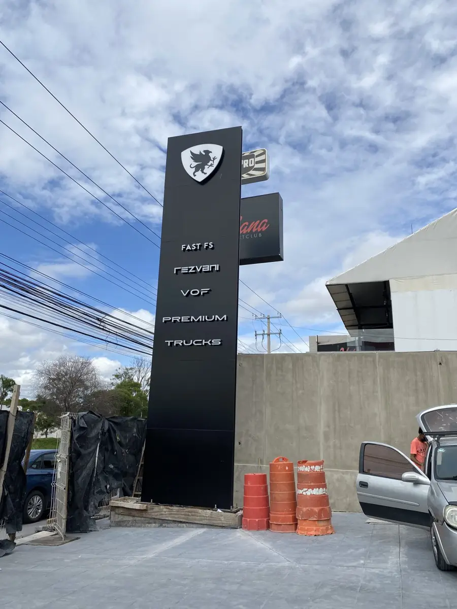 Tótem para Premium Trucks