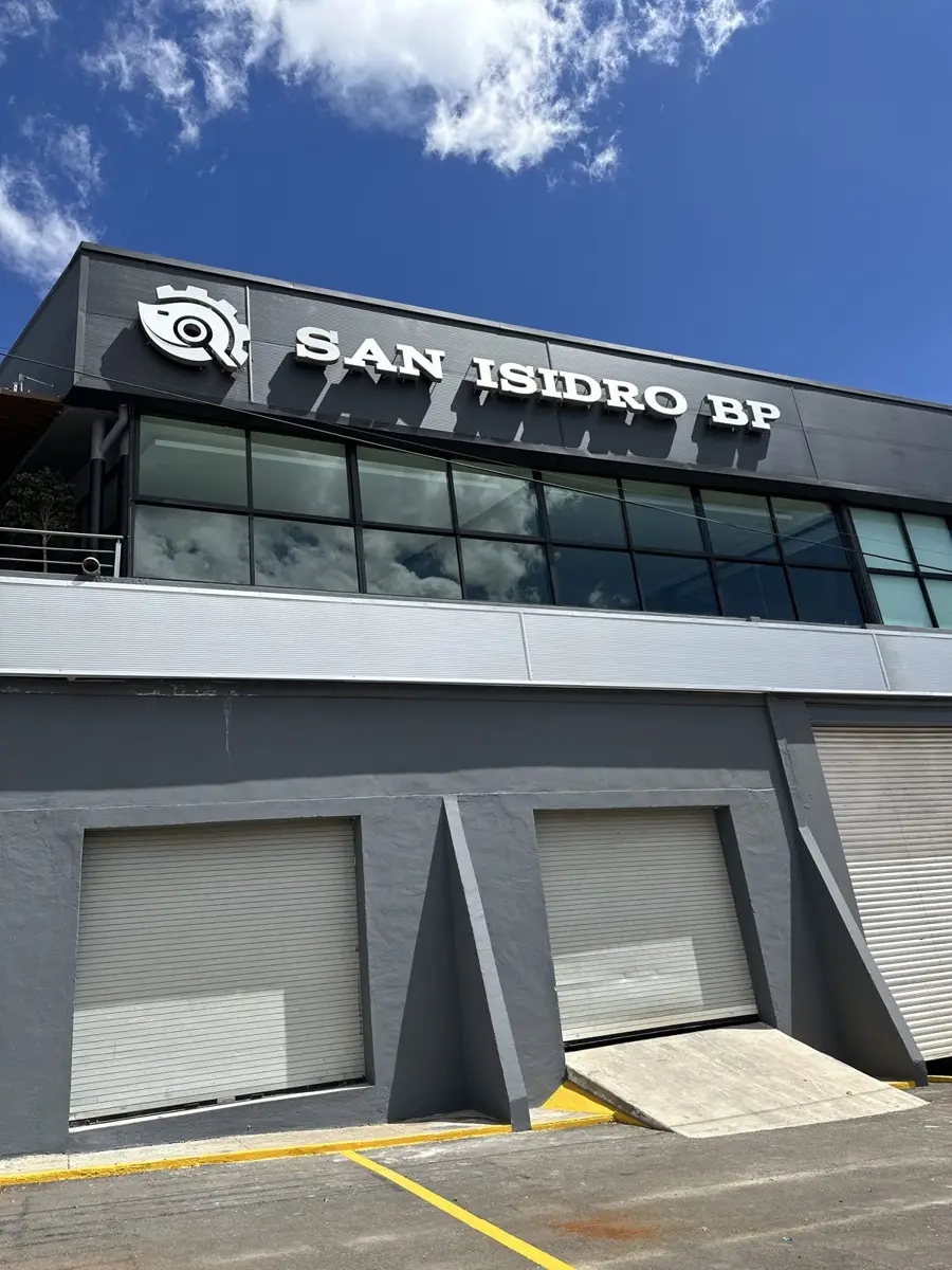 Letras 3D en nave para San Isidro BP